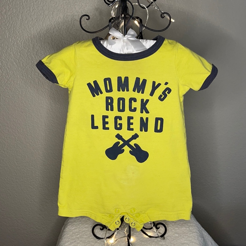Carter’s boys romper 9 mos